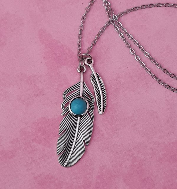 Resident Evil Claire Redfield Feather Necklace - Image 5